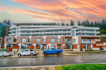 Photo 2 at 307 - 3963 Uplands Way, Cypress Park Estates, West Vancouver