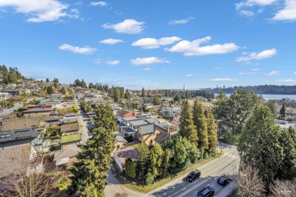Photo 27 at 905 - 555 13th Street, Ambleside, West Vancouver