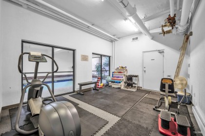 Photo 32 at 905 - 555 13th Street, Ambleside, West Vancouver