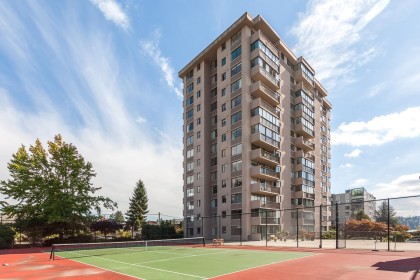 Photo 1 at 905 - 555 13th Street, Ambleside, West Vancouver