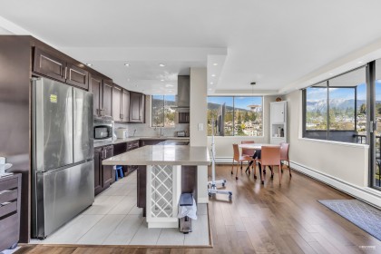 Photo 9 at 905 - 555 13th Street, Ambleside, West Vancouver