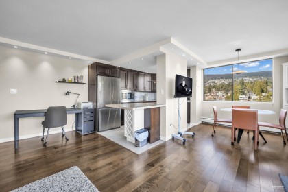 Photo 10 at 905 - 555 13th Street, Ambleside, West Vancouver