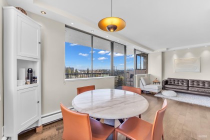 Photo 15 at 905 - 555 13th Street, Ambleside, West Vancouver