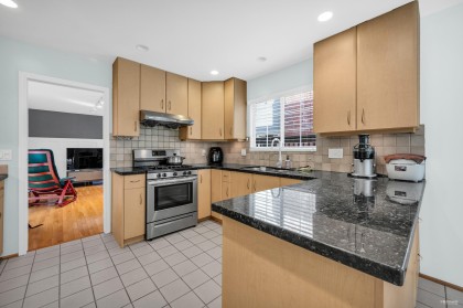 Photo 18 at 1006 Sinclair Street, Ambleside, West Vancouver