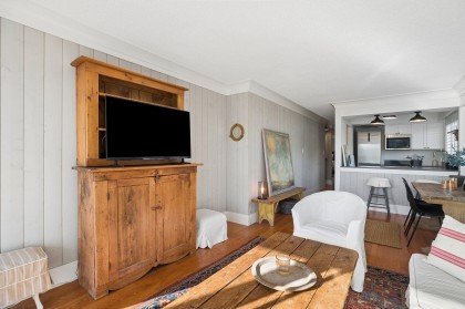 Photo 9 at 408 - 150 24th Street, Dundarave, West Vancouver