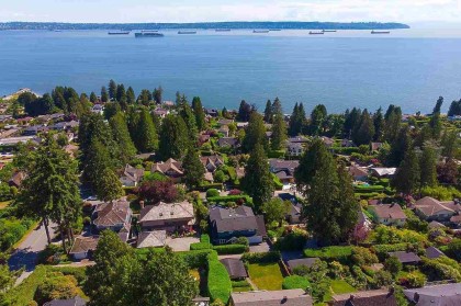 Photo 4 at 2623 Lawson Avenue, Dundarave, West Vancouver