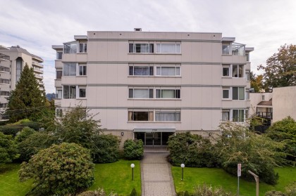 Photo 23 at 402 - 1750 Esquimalt Avenue, Ambleside, West Vancouver