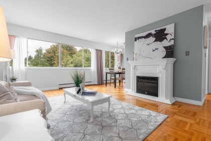 Photo 1 at 402 - 1750 Esquimalt Avenue, Ambleside, West Vancouver