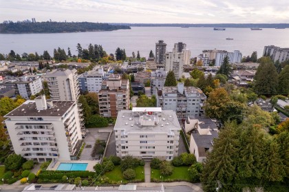Photo 20 at 402 - 1750 Esquimalt Avenue, Ambleside, West Vancouver