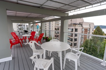 Photo 14 at 402 - 1750 Esquimalt Avenue, Ambleside, West Vancouver