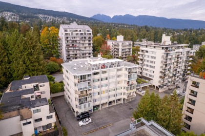 Photo 19 at 402 - 1750 Esquimalt Avenue, Ambleside, West Vancouver