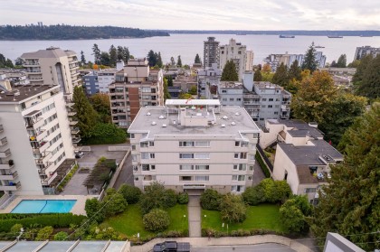 Photo 21 at 402 - 1750 Esquimalt Avenue, Ambleside, West Vancouver