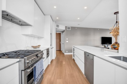 Photo 10 at 3403 - 1189 Melville Street, Coal Harbour, Vancouver West