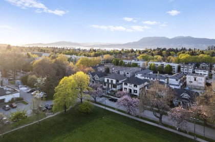 Photo 5 at 2455 W 10th Avenue, Kitsilano, Vancouver West