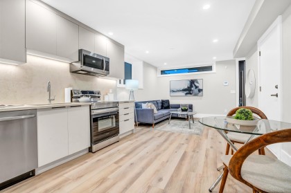 Photo 17 at 2380 Marine Drive, Dundarave, West Vancouver
