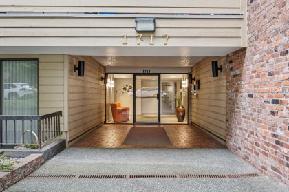 Photo 13 at 303 - 1717 W 13th Avenue, Fairview VW, Vancouver West