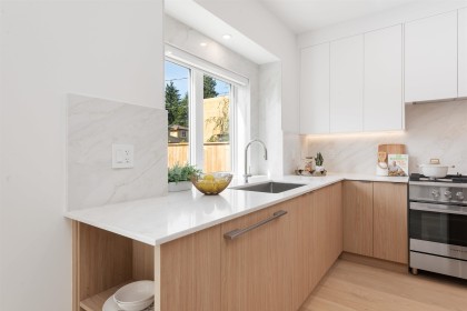 Photo 3 at 2 - 2750 W 19th Avenue, Arbutus, Vancouver West