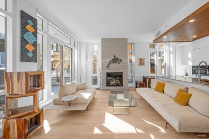 Photo 2 at 203 - 6697 Nelson Avenue, Horseshoe Bay WV, West Vancouver