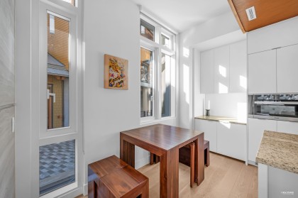 Photo 11 at 203 - 6697 Nelson Avenue, Horseshoe Bay WV, West Vancouver