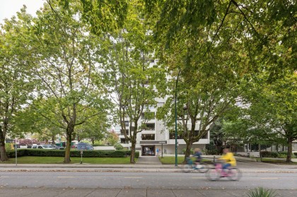 Photo 1 at 301 - 1995 Beach Avenue, West End VW, Vancouver West