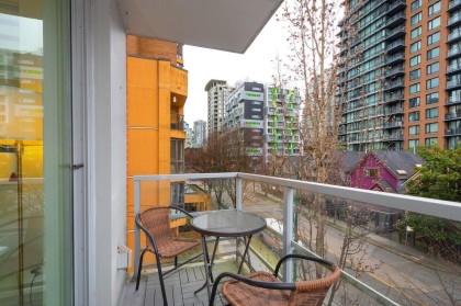 Photo 13 at 406 - 1133 Homer Street, Yaletown, Vancouver West