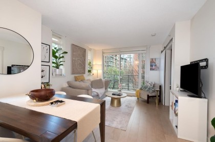 Photo 5 at 406 - 1133 Homer Street, Yaletown, Vancouver West