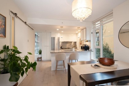 Photo 11 at 406 - 1133 Homer Street, Yaletown, Vancouver West