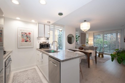 Photo 8 at 406 - 1133 Homer Street, Yaletown, Vancouver West