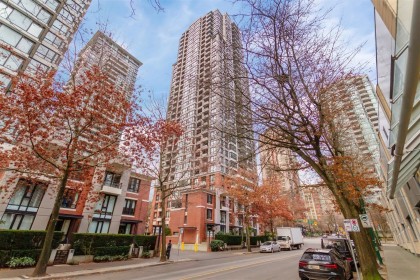 Photo 13 at 3008 - 909 Mainland Street, Yaletown, Vancouver West