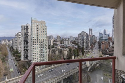 Photo 3 at 2005 - 1000 Beach Avenue, Yaletown, Vancouver West