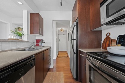 Photo 11 at 305 - 2330 Maple Street, Kitsilano, Vancouver West