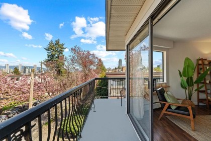 Photo 19 at 305 - 2330 Maple Street, Kitsilano, Vancouver West