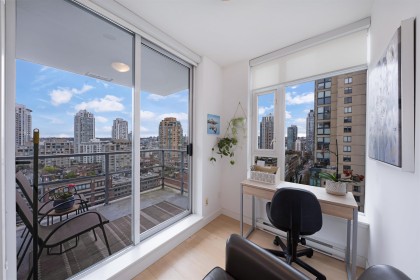 Photo 15 at 1305 - 1133 Homer Street, Yaletown, Vancouver West