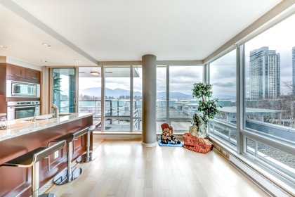 Photo 13 at 402 - 590 Nicola Street, Coal Harbour, Vancouver West