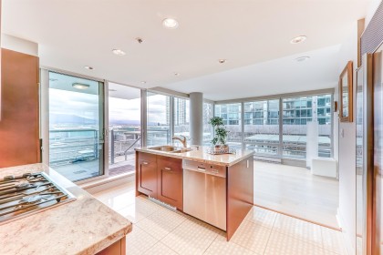 Photo 9 at 402 - 590 Nicola Street, Coal Harbour, Vancouver West