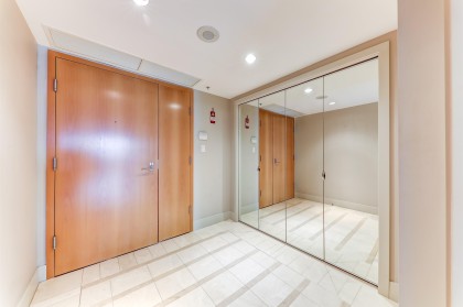 Photo 4 at 402 - 590 Nicola Street, Coal Harbour, Vancouver West