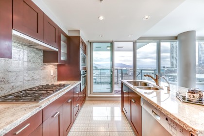 Photo 8 at 402 - 590 Nicola Street, Coal Harbour, Vancouver West