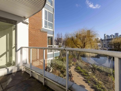 Photo 11 at 202 - 1551 Mariner Walk, False Creek, Vancouver West