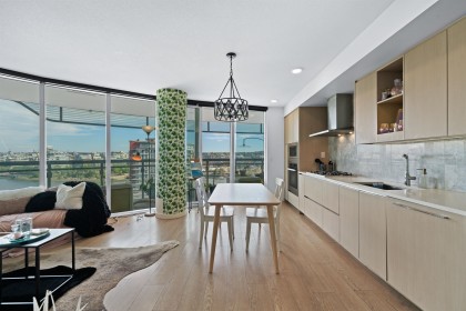 Photo 9 at 1284 - 87 Nelson Street, Yaletown, Vancouver West