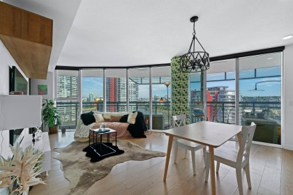 Photo 11 at 1284 - 87 Nelson Street, Yaletown, Vancouver West