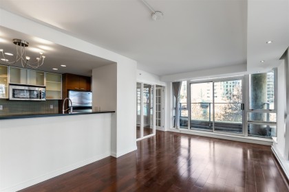 Photo 2 at 306 - 980 Cooperage Way, Yaletown, Vancouver West