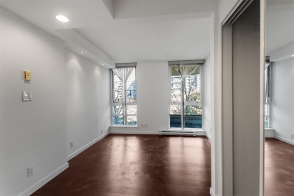 Photo 13 at 306 - 980 Cooperage Way, Yaletown, Vancouver West