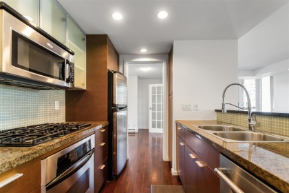 Photo 7 at 306 - 980 Cooperage Way, Yaletown, Vancouver West