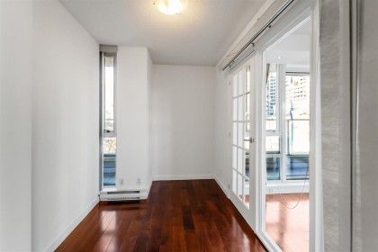 Photo 8 at 306 - 980 Cooperage Way, Yaletown, Vancouver West