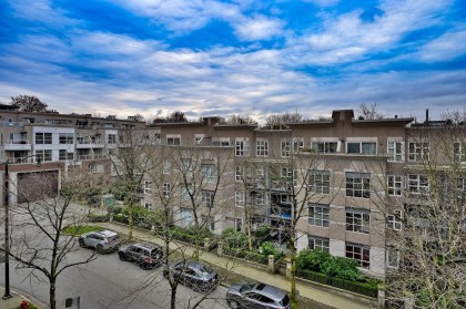 Photo 15 at 407 - 2175 Salal Drive, Kitsilano, Vancouver West