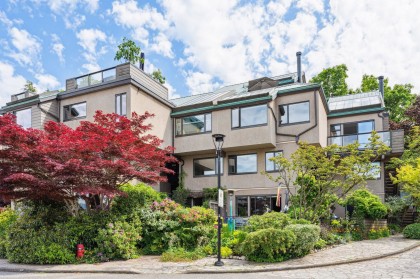 Photo 2 at 784 Millbank, False Creek, Vancouver West