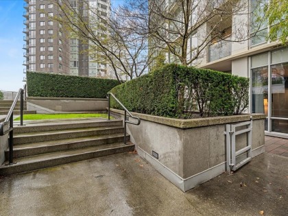 Photo 24 at 101 - 550 Pacific Street, Yaletown, Vancouver West