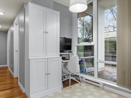 Photo 11 at 101 - 550 Pacific Street, Yaletown, Vancouver West