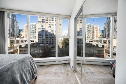 Photo 11 at 702 - 1008 Cambie Street, Yaletown, Vancouver West