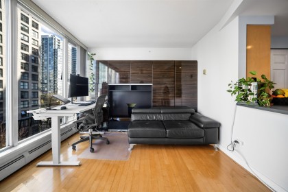 Photo 4 at 702 - 1008 Cambie Street, Yaletown, Vancouver West